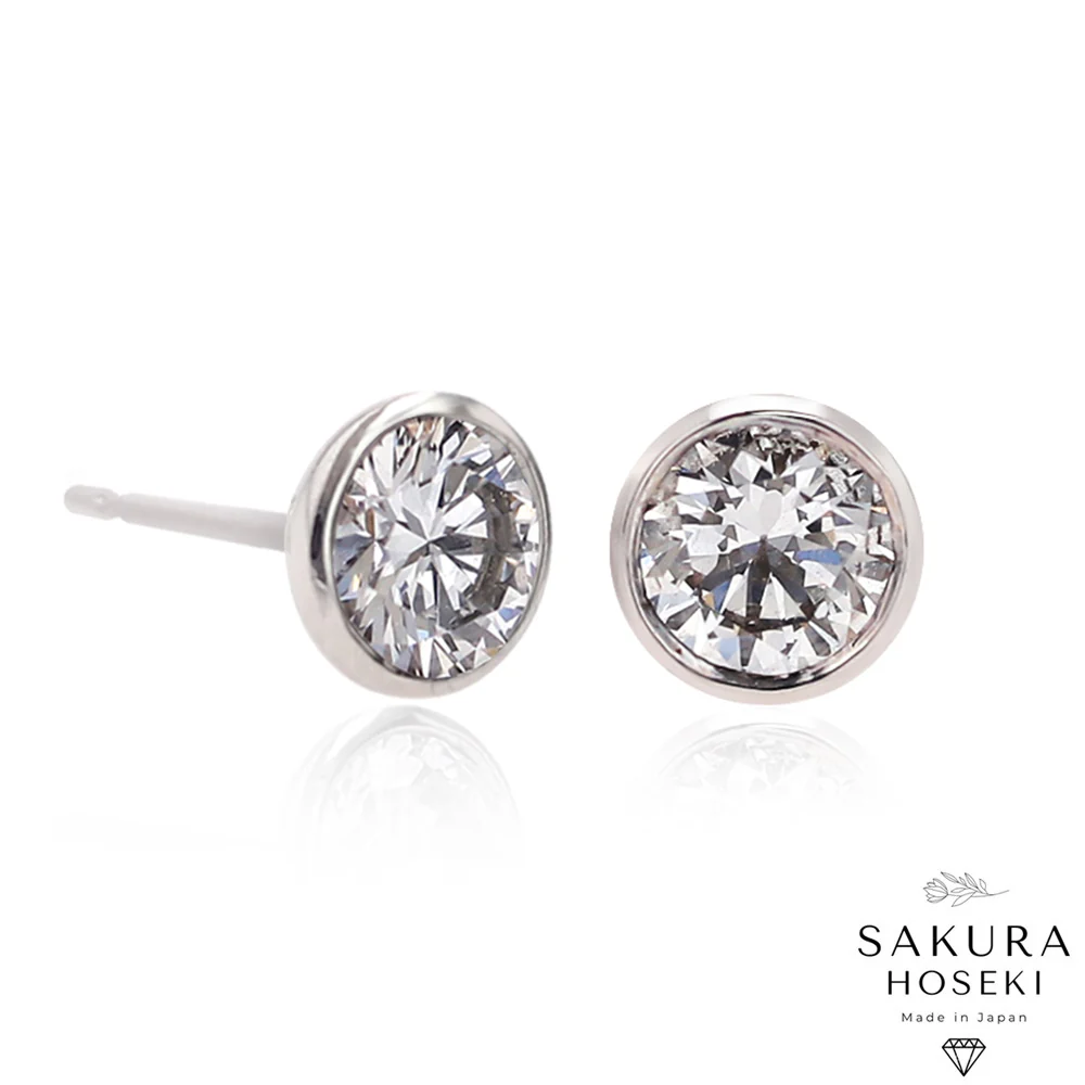 Bezel Studs White Gold - Image 7