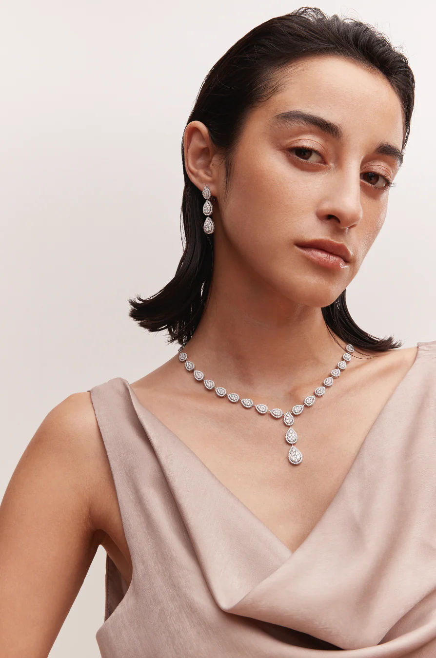 Pear Necklace White Gold - Image 4